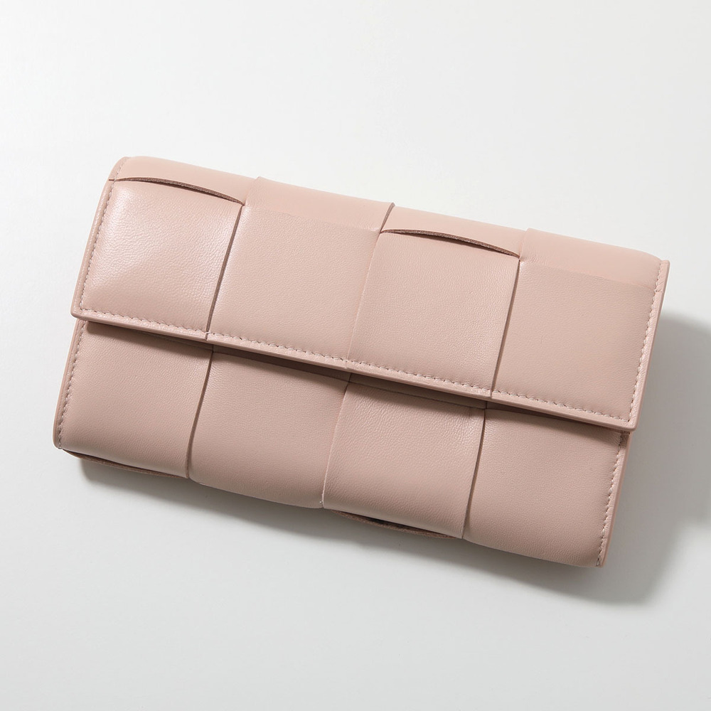 BOTTEGA VENETA Maxi Intrecciato Cassette Leather Bi fold Flap Wallet